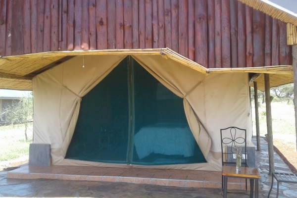 Hotel Zebra Kemang’ore Bush Tented Lodge (Mugumu)